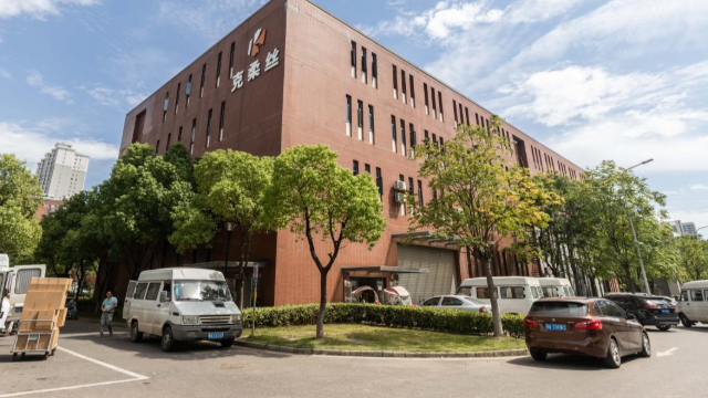征文|武汉克柔丝职业装西服西装定制厂家参加牛商争霸赛