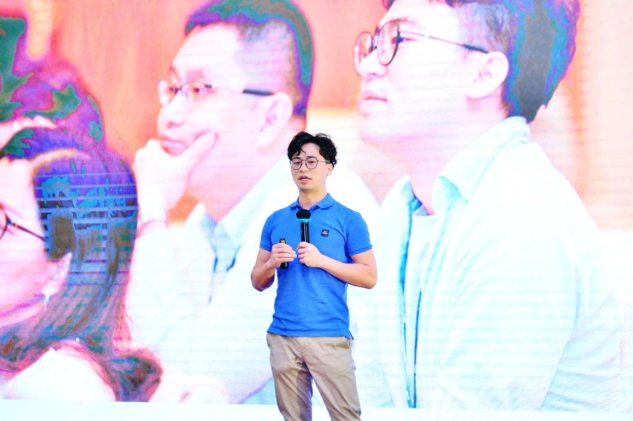 黄宇参加单仁资讯活动
