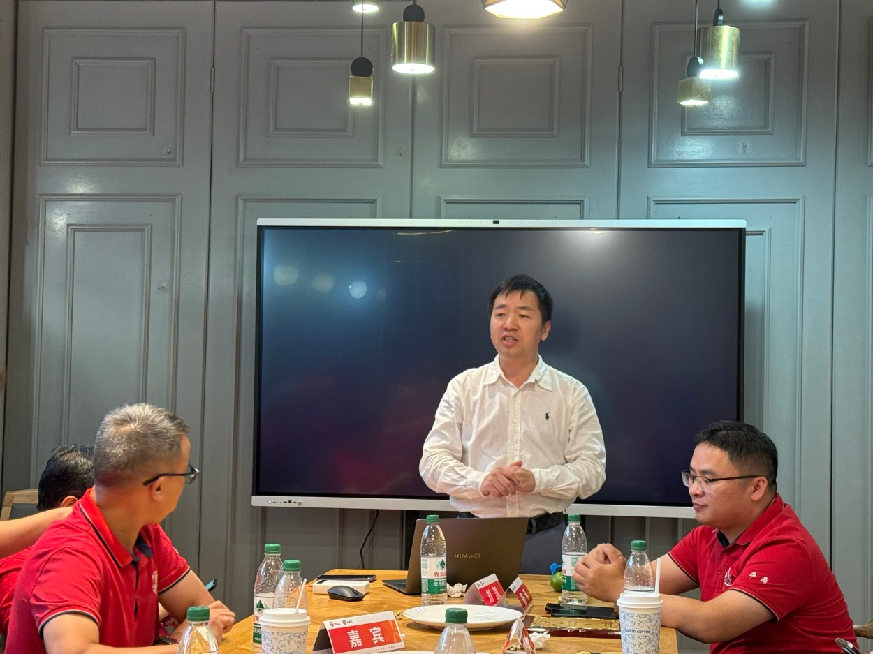 深圳牛商汇杨光监事长