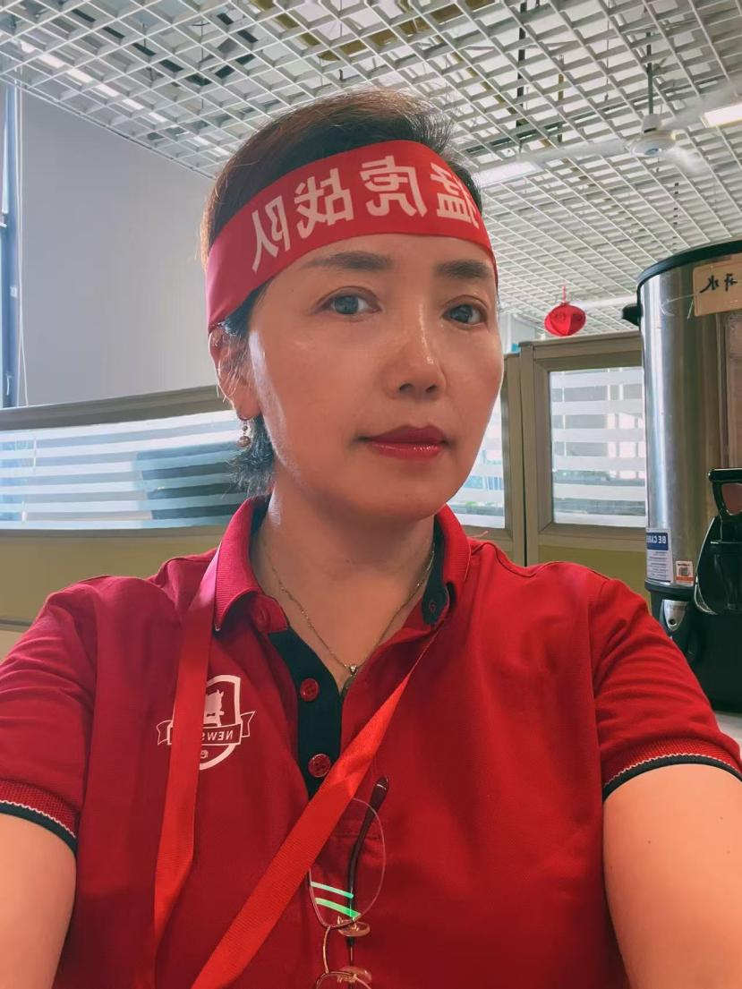 武汉克柔丝职业装西服西装定制厂家参加牛商争霸赛